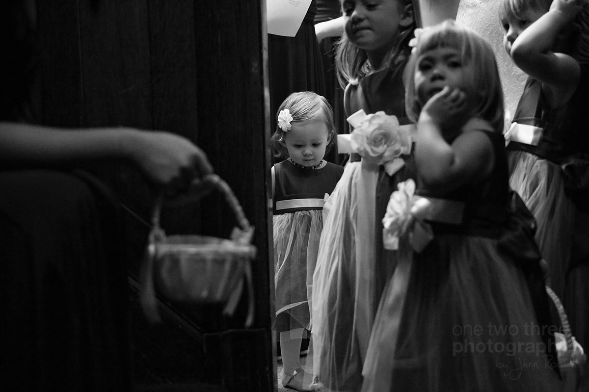 017 Behind the scenes at a wedding with four flowergirls