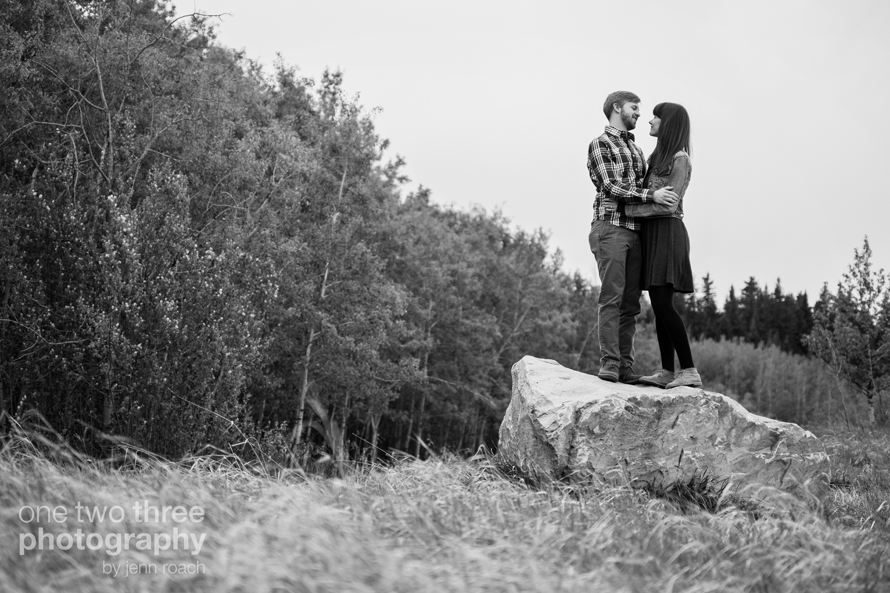 11 Anna Andrew Engagement Session in Fish Creek Park