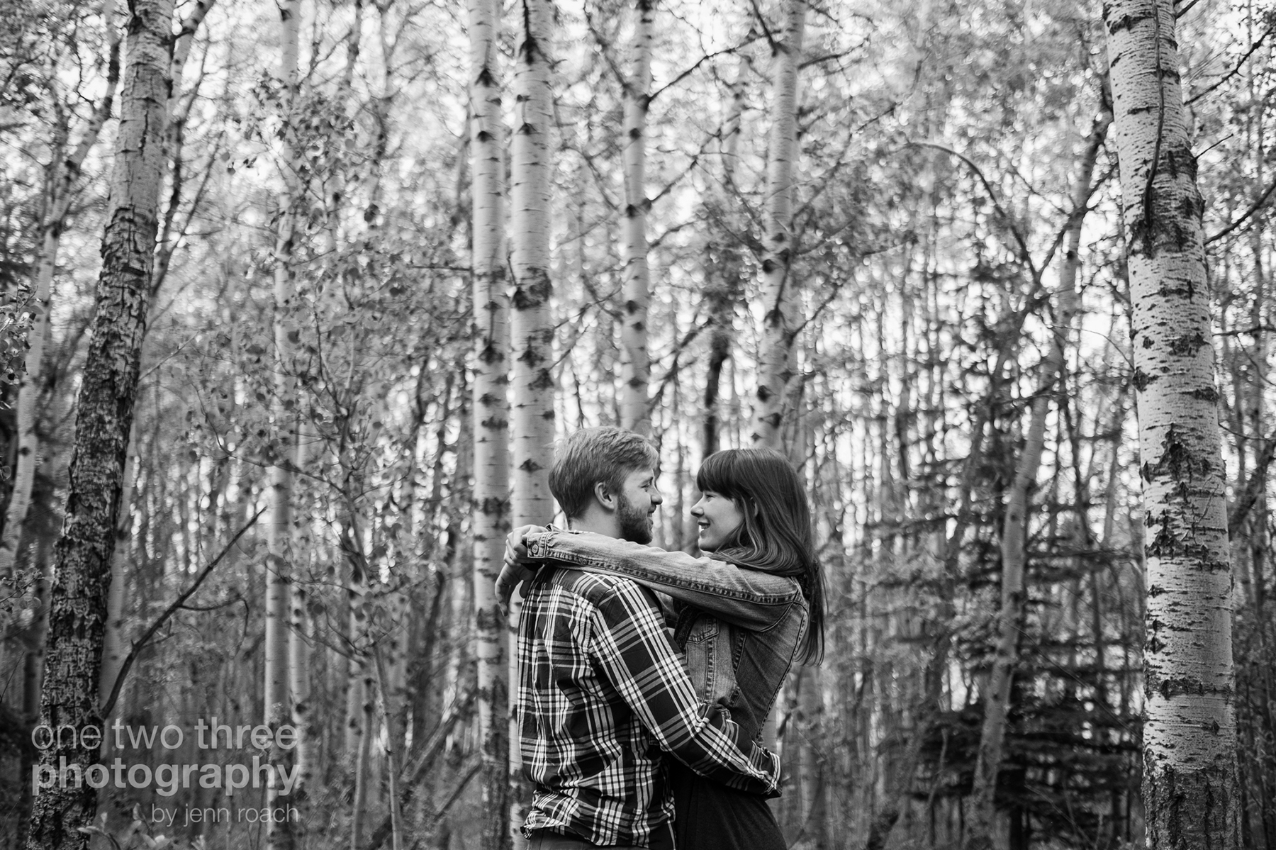 20 Anna Andrew Engagement Session in Fish Creek Park