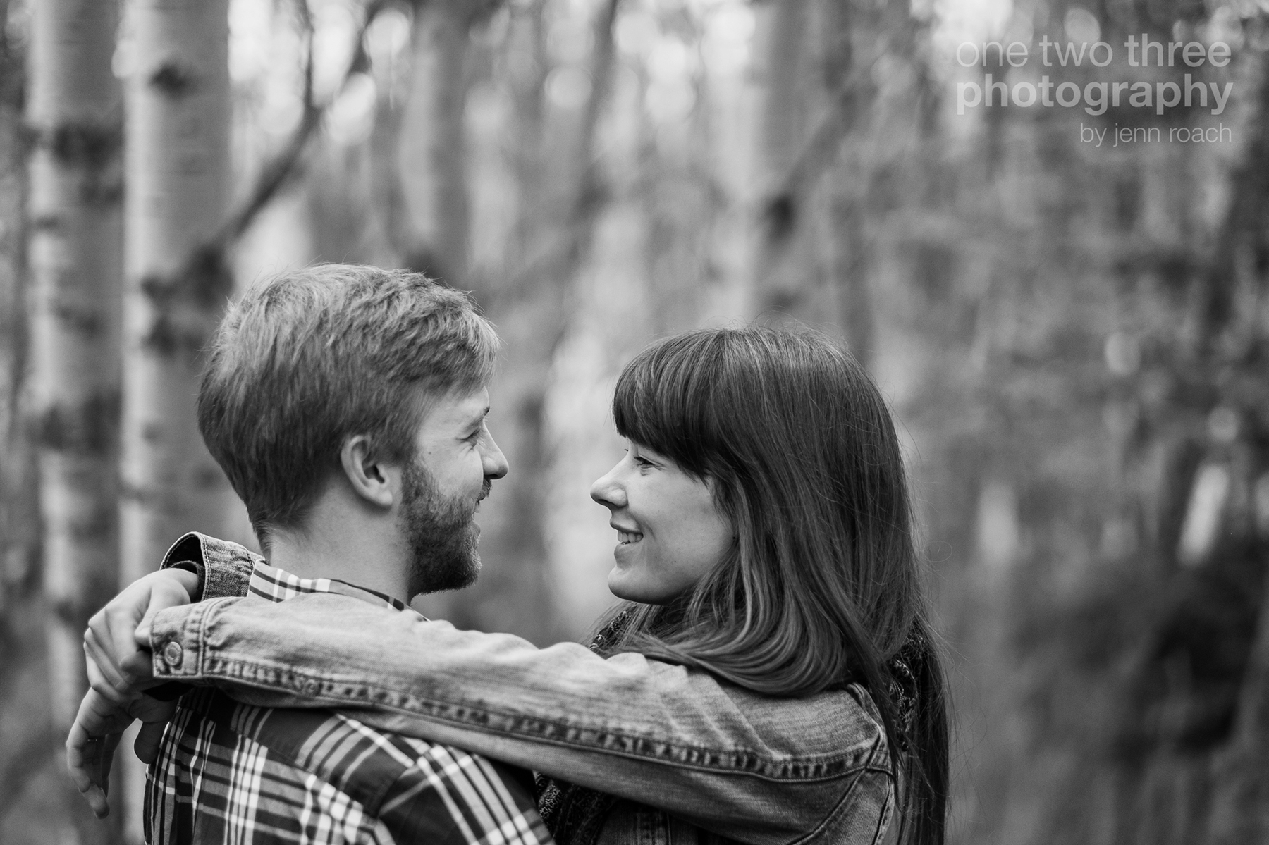 21 Anna Andrew Engagement Session in Fish Creek Park
