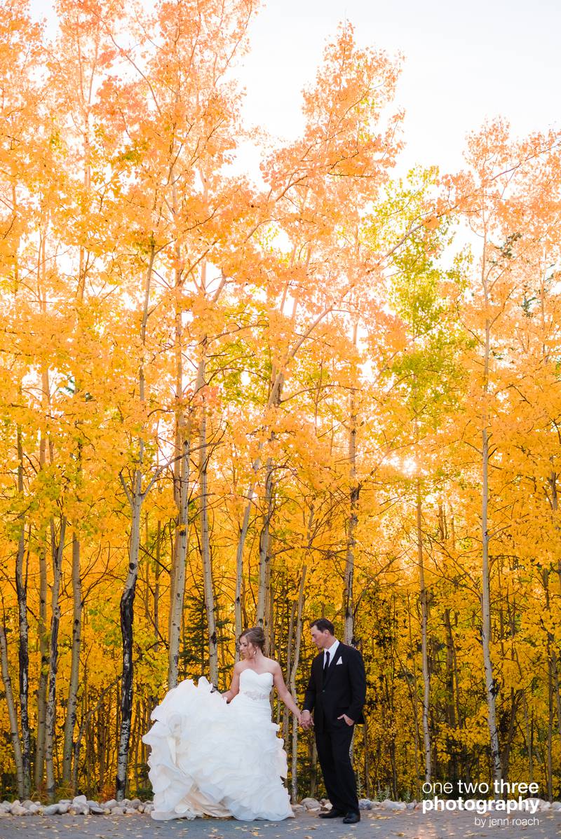 fall-wedding-at-azuridge-calgary-jenn-roach-23